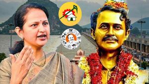  వంగ‌వీటి ఆశ‌ నిర్ణయం వెనుక, ఆ పార్టీలోకే ఎంట్రీ - అక్కడ నుంచే పోటీ..!?