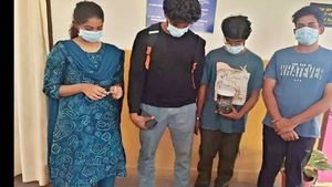 ఉదయం సాఫ్ట్ వేర్ ఉద్యోగం.. సాయంత్రం బాయ్ ఫ్రెండ్ తో కలిసి డ్రగ్స్ విక్రయం.. 