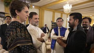 Messi vs RR: హైప్రొఫైల్ గేమ్ కు రాహుల్, ప్రియాంక