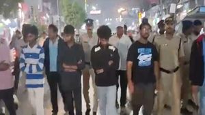 నెల్లూరులో బ్లేడ్ బ్యాచ్ అరెస్ట్.. పోలీసులు ఊహించని శిక్ష..