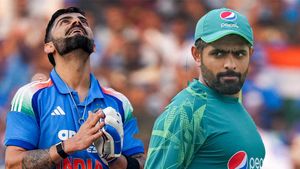 Ind vs SA ODI: వైజాగ్ లో  కొహ్లీ రికార్డుపై టెన్షన్ లో పాక్ మాజీ కెప్టెన్ ?