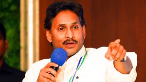  జగన్ చేజారుతున్న కడప, అనూహ్య పరిణామాలు..!!