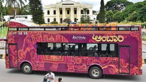 బెంగళూరు టూర్.. కేవలం రూ. 180 కే.. క్యూ కడుతున్న టూరిస్టులు..!
