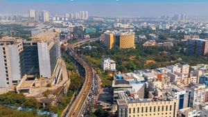 హైదరాబాద్ భూయజమానులకు తీపికబురు: 300 శాతం పెంపు