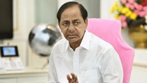 షాకింగ్ ట్విస్ట్ ఇచ్చిన కేసీఆర్ .. ఆ నోటీసులు చెల్లవని ఏసీపీకి లేఖ 