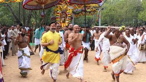 తిరుమలలో ఏడాదికొక్కసారి మాత్రమే- శ్రీనివాసుడికి అరుదైన కానుక