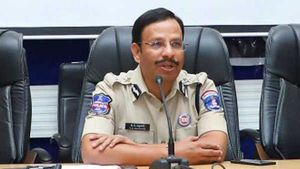 ఆహార కల్తీ హత్యాయత్నమే.. వారికి సీపీ సజ్జనార్ స్ట్రాంగ్ వార్నింగ్