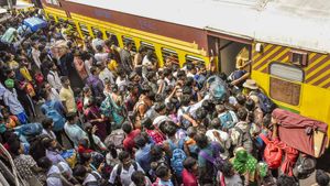  పండుగ రద్దీ వేళ రైల్వే బిగ్ న్యూస్, మరిన్ని ప్రత్యేక రైళ్లు ప్రకటన - రూట్.. షెడ్యూల్..!!