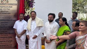 రాజకీయాల్లోకి నా బిడ్డల్ని రానివ్వను: వెంకయ్య నాయుడు సంచలన ప్రకటన