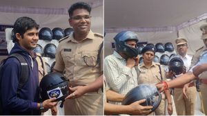 టూవీలర్లకు హైదరాబాద్ పోలీసుల గుడ్ న్యూస్
