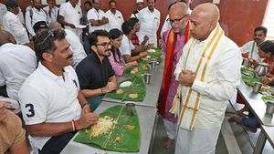 తిరుమలలో మెరుపు తనిఖీలు: భక్తులతో నేరుగా.. !!