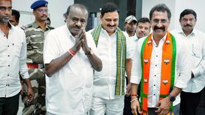 విశాఖలో కుమారస్వామి- స్టీల్ ప్లాంట్ రోడ్ మ్యాప్ ఆయన చేతిలో 