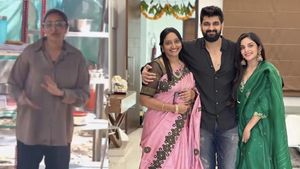 గ్యాస్ కష్టాలు.. కట్టెల పొయ్యికి షిఫ్ట్ అయిన యంగ్ హీరో తల్లి !! 