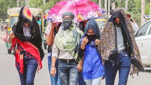 ఇక మంటలే: ఈరోజు, రేపు బయటకు రావద్దు - ఈ జిల్లాలకు తాజా హెచ్చరికలు..!!