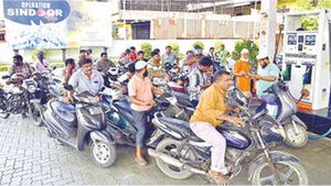 ఇంధన కష్టాలు కంటిన్యూ, ఆ ఒక్కటే రిలీఫ్ - పూర్తి పరిష్కారం అప్పుడే ..!!