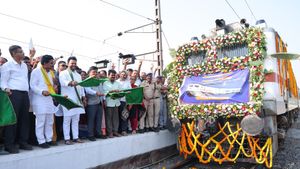 Humsafar Express: శ్రీకాకుళం-తిరుపతి డైరెక్ట్ రైలు ప్రారంభం-టైమింగ్స్, హాల్ట్ లివే..!