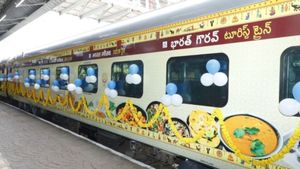 విశాఖపట్నం నుంచి అరుణాచలం, కాంచీపురం, మహాబలిపురం స్పెషల్ ట్రైన్.. హాల్ట్ స్టేషన్లు !!