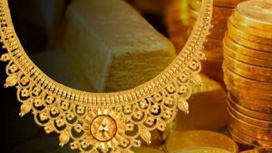 ఒరేయ్ ఆజామూ లగెత్తరోయ్.. తులం బంగారం రూ. 2 వేలే..