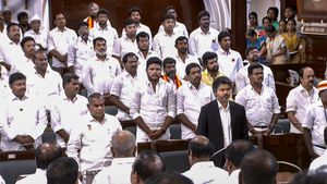  విజయ్ కు వారి మద్దతు విత్ డ్రా, స్పీకర్ కు లేఖ- ఇక నెక్స్ట్..!?