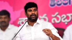 బీఆర్ఎస్ నేత బాల్క సుమన్ అరెస్ట్, ఆ వెంటనే..!!