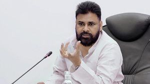  పవన్ అనూహ్య నిర్ణయాలు, ఆ నియోజకవర్గాల్లో కొత్త ఇంఛార్జ్ లు..!?