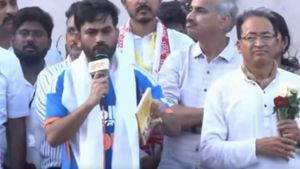 ఇక రోజూ బొద్దింకల పార్టీ సభలు..! హైదరాబాద్ లో ఎప్పుడంటే ?