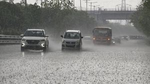 వరుణుడి బీభత్సం. రాబోయే 3 గంటలు అత్యంత కీలకం!