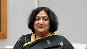 తెరపై లతా రజినీకాంత్.. అనూహ్య ఎంట్రీ !!