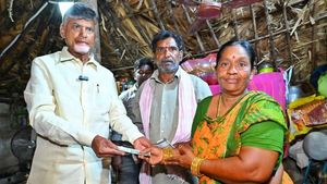 కొత్త పెన్షన్ల పై  ప్రభుత్వం శుభవార్త - దరఖాస్తులు.. పంపిణీ ముహూర్తం..!!