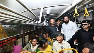  స్త్రీ శక్తి పథకం ఇక - మహిళలతో కలిసి బస్సులో చంద్రబాబు ప్రయాణం, కీలక ప్రకటన..!!