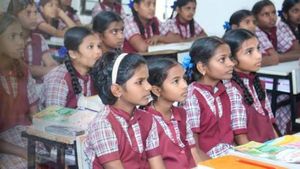 విద్యార్థుల కోసం యంగ్ ఇండియా ఇన్‌స్టిట్యూట్ ఆఫ్ ఎక్స్‌లెన్స్ లు.. తల్లిదండ్రులకు శుభవార్త!