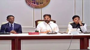 హైదరాబాద్‌ లో దేశంలోనే అతిపెద్ద AI డేటా సెంటర్‌.. 250 ఎకరాల్లో భారీ క్యాంపస్