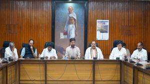  గణేశ్​ ఉత్సవాల నిర్వహణ పై సీఎం రేవంత్ కీలక ఆదేశాలు..!!