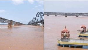 గోదారమ్మ ఉగ్రరూపం- ఏపీలోని ఈ జిల్లాలకు హెచ్చరికలు జారీ