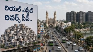 Hyderabad: కుప్పకూలిన రియల్ ఎస్టేట్:  ఇళ్లు కొనేవారే కరువయ్యారే!