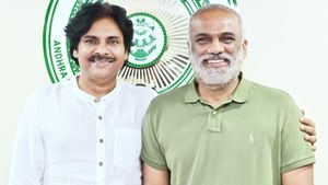 పవన్ తో వంగవీటి రాధా ఆకస్మిక భేటీ వెనుక..!?
