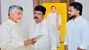 విజయవాడ మేయర్ రేసులో వంగవీటి Vs బోండా vs జనసేన - దక్కేదెవరికి, కొత్త లెక్కలు..!!