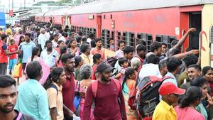  కిక్కిరిసిన బస్టాండ్లు, రైల్వేస్టేషన్లు - ప్రయాణీకులకు బిగ్ అప్డేట్..!!
