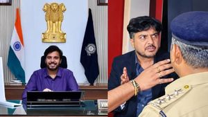 పబ్‌లో అర్థరాత్రి ఏపీ ఐఏఎస్ రచ్చ.. కుప్పం స్పెషల్ ఆఫీసర్ పై కేసు 