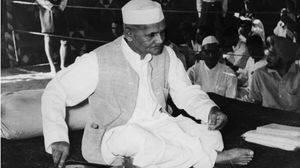 విశాఖ ఉక్కు: ‘ఆంధ్రుల హక్కు’ అంటూ సాగిన పోరాటంలో పోలీసు కాల్పులకు 32 మంది మృతి.. వైజాగ్ స్టీల్ ప్లాంట్ ఎలా సాధించుకున్నారంటే