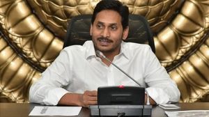 కడప: సీఎం సొంత జిల్లాలో కోవిడ్ రోగులను ప్రైవేటు ఆసుపత్రులు ఎందుకు చేర్చుకోవడం లేదు