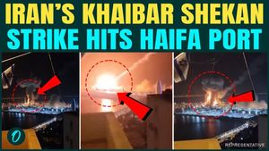 Iran’s Kheibar Missile SMASHES Israel’s Haifa Port City | Moment of Strike Captured on Camera