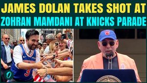 ‘I Don’t Need Your Vote!’ James Dolan PUBLICLY EMBRASSES NYC Mayor Mamdani at Knicks Parade