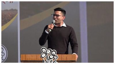 ভোটার তালিকা ঘিরে নতুন বিতর্ক, সুপ্রিম কোর্টের নির্দেশ মানা হয়নি অভিযোগে কমিশনকে অভিষেকের চিঠি