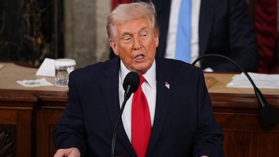 মধ্যপ্রাচ্যের সংঘাত কী শেষের পথে? ইরান যুদ্ধ নিয়ে ডোনাল্ড ট্রাম্পের মন্তব্যে জোর জল্পনা