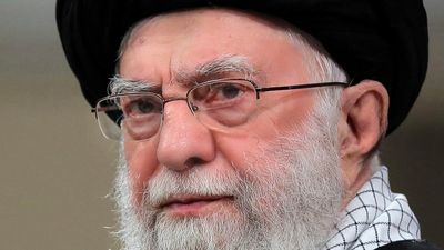 খামেনেইয়ের উত্তরসূরির নাম আসতেই সতর্কবার্তা! সিংহাসনে বসলেই 'মৃত্যু নিশ্চিত', ইরানকে প্রকাশ্য হুমকি ইজরায়েলের