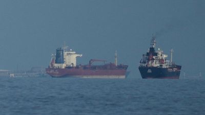 স্বস্তির খবর! হরমুজ প্রণালী পারের অনুমতি পেল দুই ভারতীয় LPG জাহাজ, কাটতে পারে রান্নার গ্যাস সঙ্কট