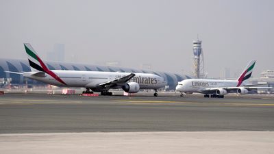 ভোররাতে ড্রোন হামলা! দুবাই বিমানবন্দরের সামনে জ্বালানি ট্যাঙ্কে আগুন, সাময়িক বন্ধ বিমান পরিষেবা