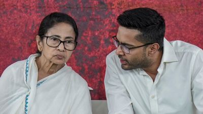 আমিই তাঁদের প্রথম বদলি করব...কাদের উদ্দেশে বার্তা মমতার?