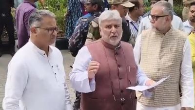 সর্বোচ্চ তিন দফায় রাজ্যে হোক বিধানসভা নির্বাচন, চাইছে বিজেপি